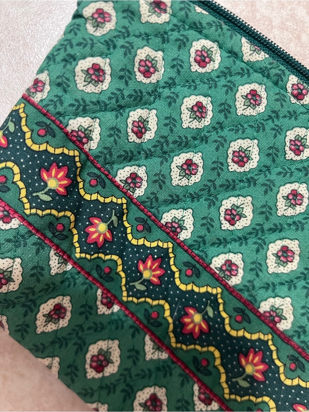 Vera Bradley retired Greenfield cCosmetic Pouch - Picture 2 of 6